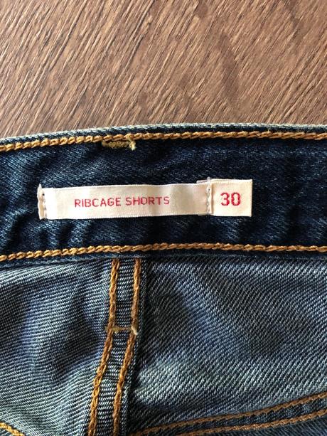 Šortky levis, levis,l