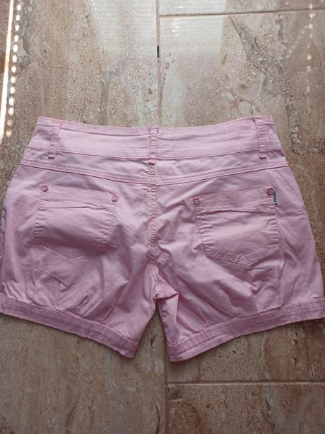 Dámske krátke nohavice, m