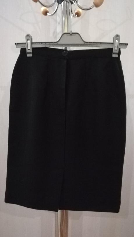 Dámska klasická sukňa, 36