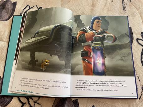 Kniha-buzz lightyear, 