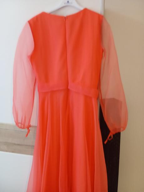 Spoločenské šaty, l