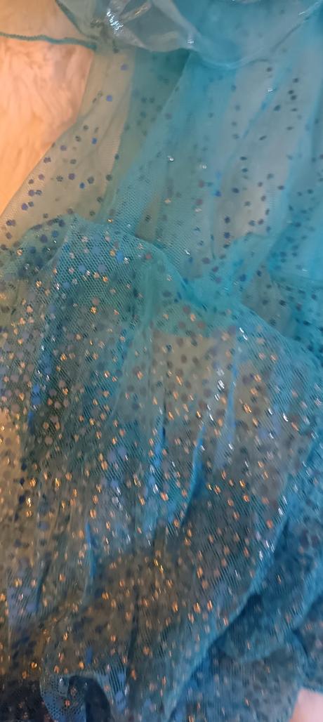 Šaty frozen s vlečkou,