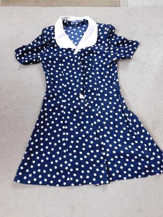 Bodkované šaty, 40