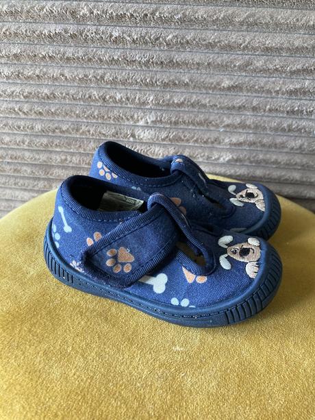 Papučky so psíkom, 21