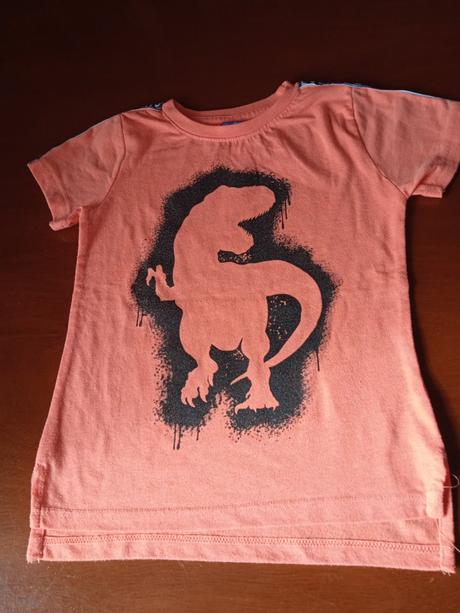 Tričko 104/110, lupilu,104