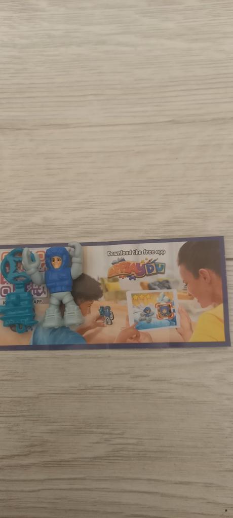 Kinder postavička applaydu,