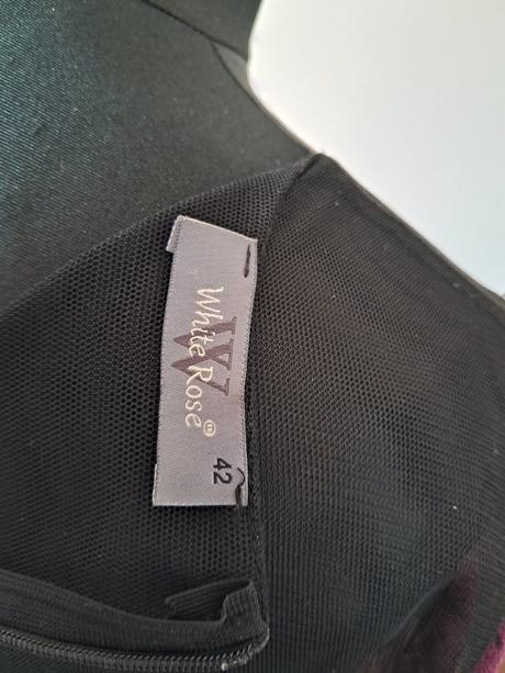 Šaty spoločenské, 42