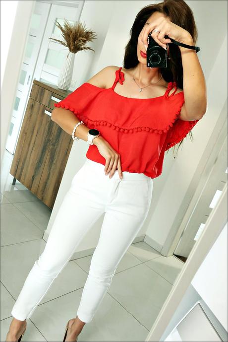 Červená blúzka, 40