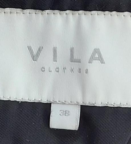 Páperová bunda vila, 38