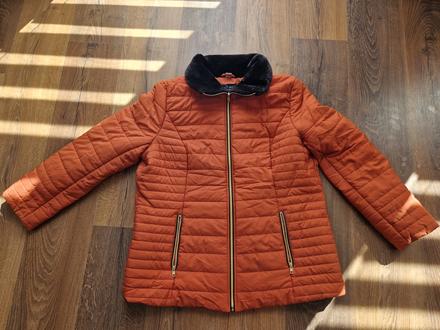 Tehlová prechodná bunda, 46