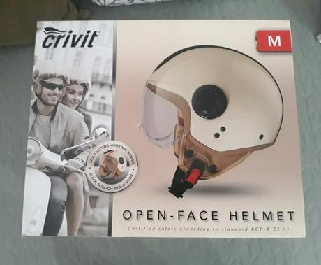 Predám dámsku motocyklovú prilbu "m", 