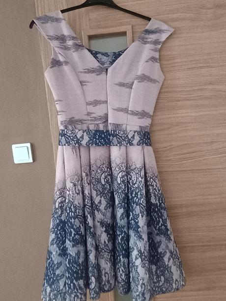 Koktejlové šaty, 38