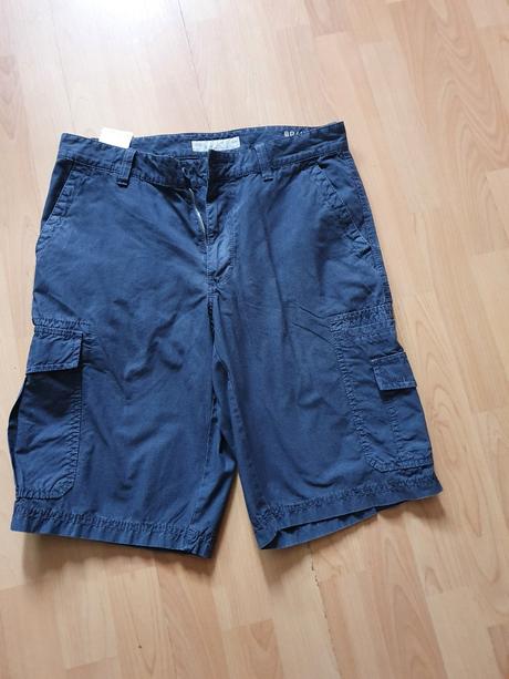 Predám pánske krátke nohavice veľ. 48, 48