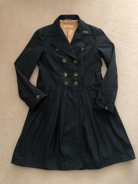 Galliano trenckot, s