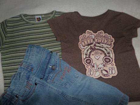 Rifľové šortky + 2 tričká, 122–134