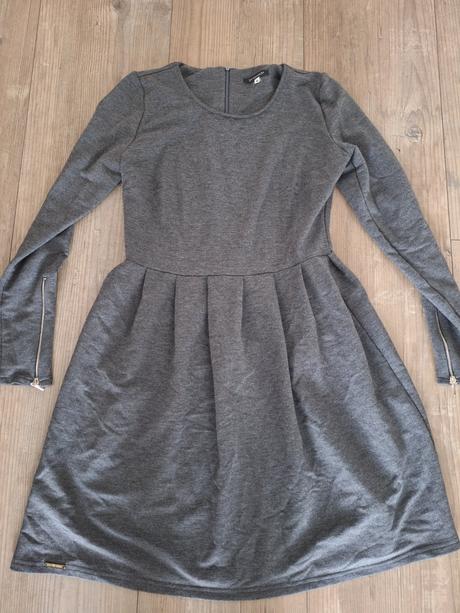 Sivé šaty, m