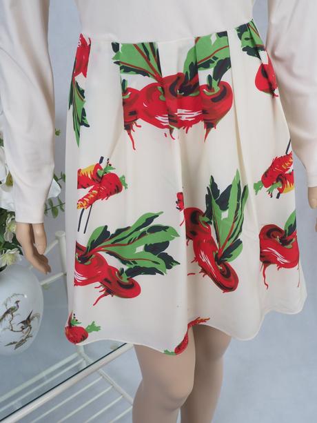 Kvalitné šaty s potlačou diana vickers, 42