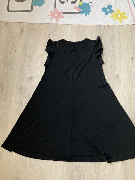 Dámske čierne šaty, 