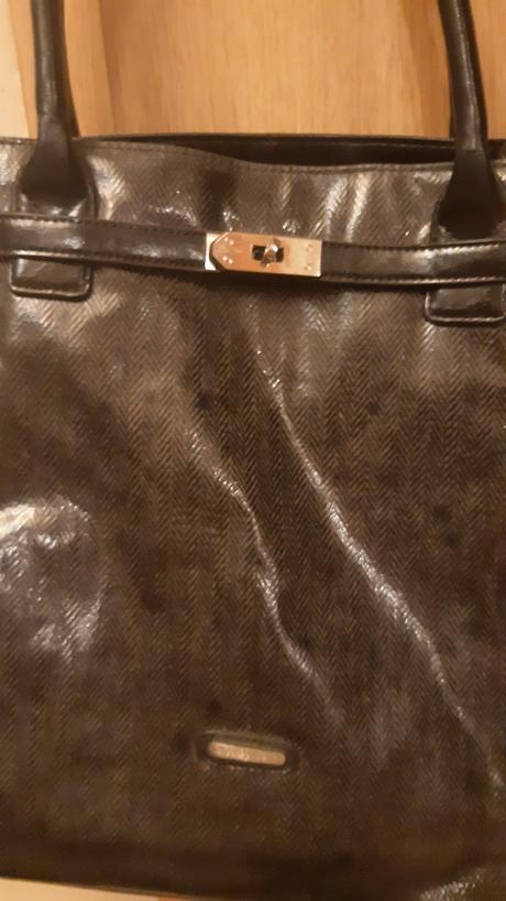 Carpisa šedo čierna, carpisa