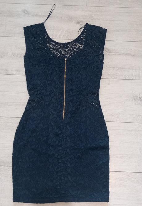 Elegantné čipkované šaty, 158