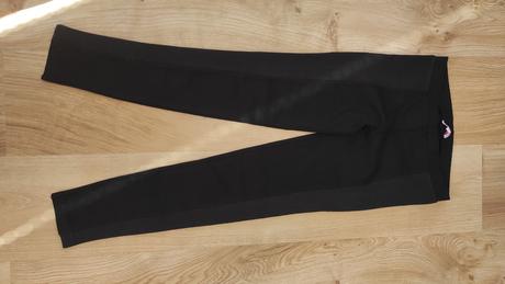 Teplé legíny výborný stav, 146