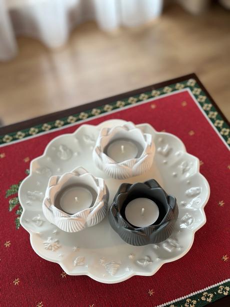 Svietnik v tvare lotosového kvetu,