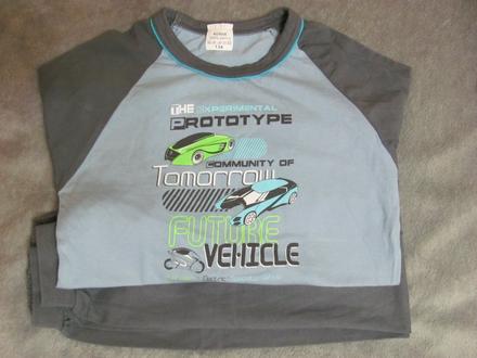 Šedo-modré pyžamo, 134