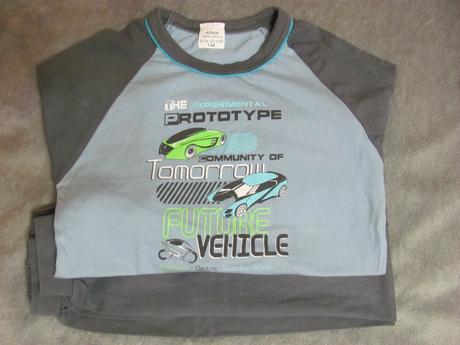 Šedo-modré pyžamo, 134