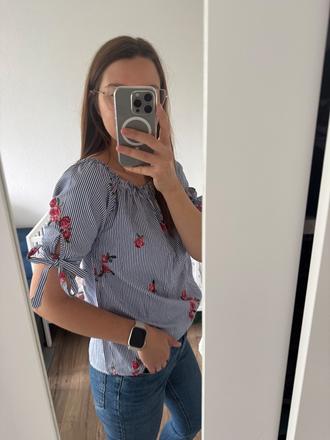 Krásna kvetinova štýlová bluzka, s