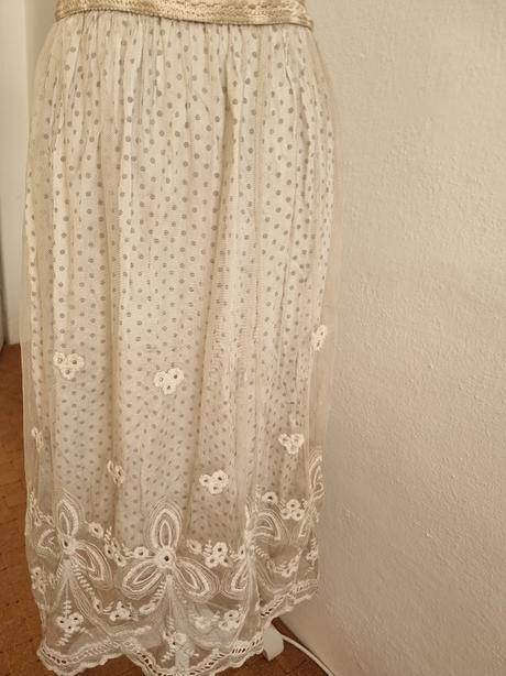 Krémová vyšívaná tylová sukňa s, s