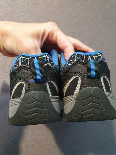 Športové topánky, 25