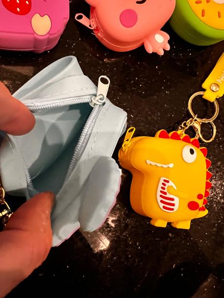 Prívesky/kľúčenky/taštičky/peňaženky pop it nazips,