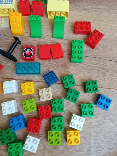 Vedierko s kockami lego duplo,