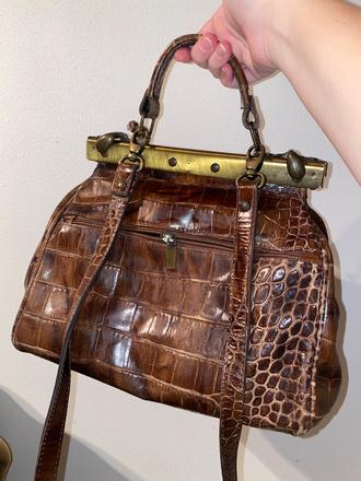 Kozena hneda kabelka,