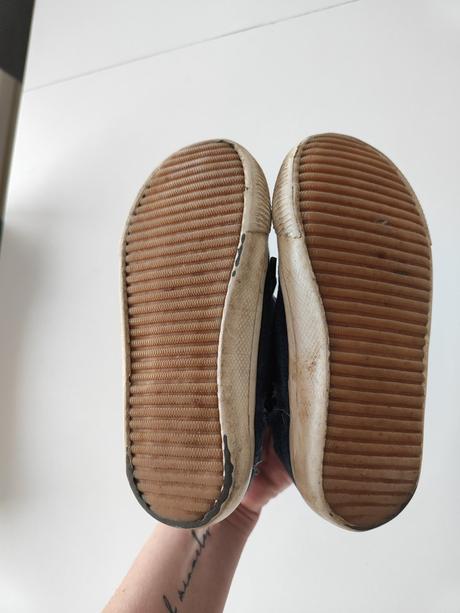 Tenisky, reserved,27