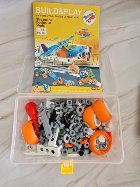 Stavebnica build & play, 