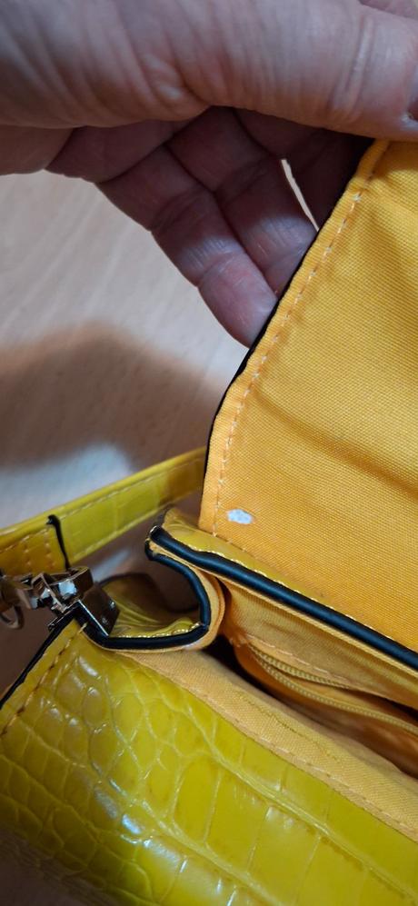 Kabelka s krokodílim vzorom, 