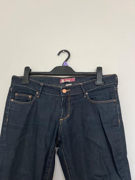 Hm tmavomodre rifle w30 nieco nosene cca m len cez, h&m,m