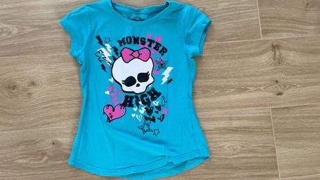 Tricko, reserved,146