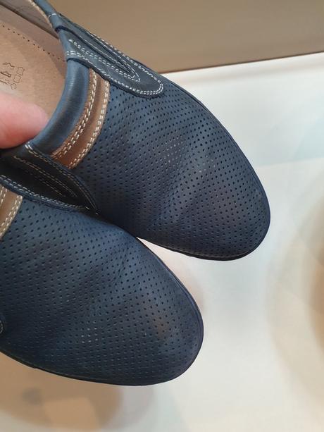 Spoločenské topánky, 39