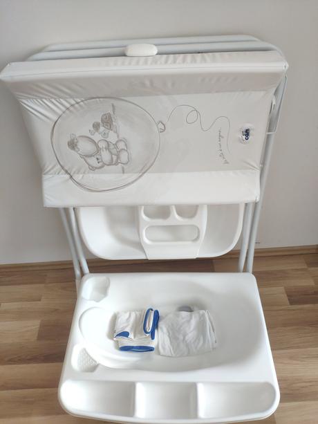 Prebalovací pult s vaničkou cam,