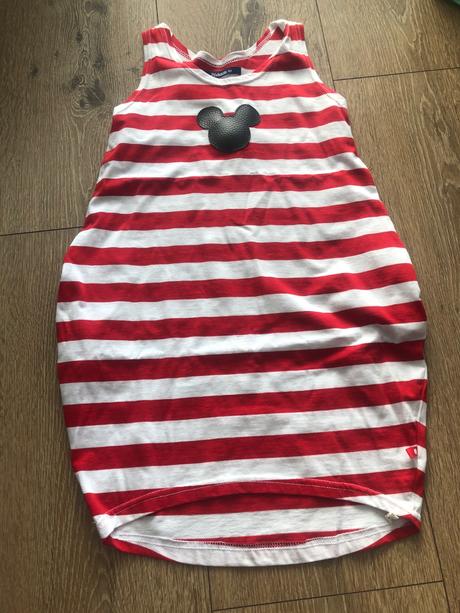 Pískacie šaty, 134