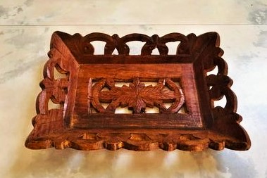 Drevený vyrezávaný podnos, 