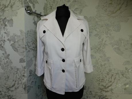 Luxusny damsky strečovy blejzer/kabatik, s