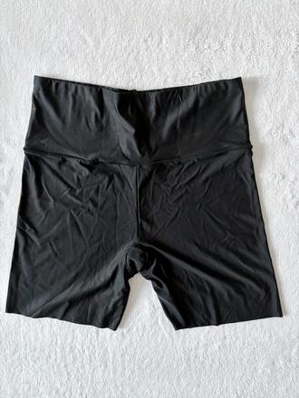 Krátke čierne legíny / biker shorts, xs