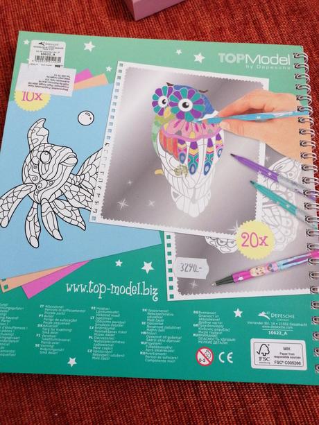 Omaľovánky v knihe+gratis 1 ks,