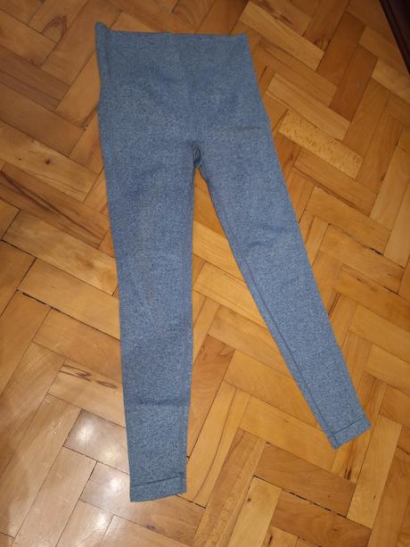 Športové legíny, s