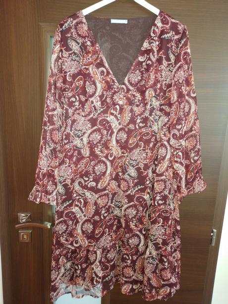 Šifónové šaty, 48