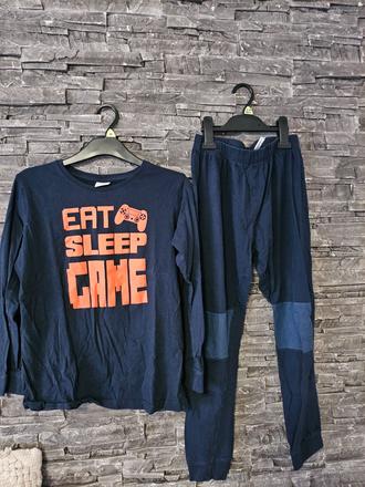 Chlapčenské pyžamo, 146