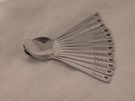 Lyžičky s vlastným textom,
